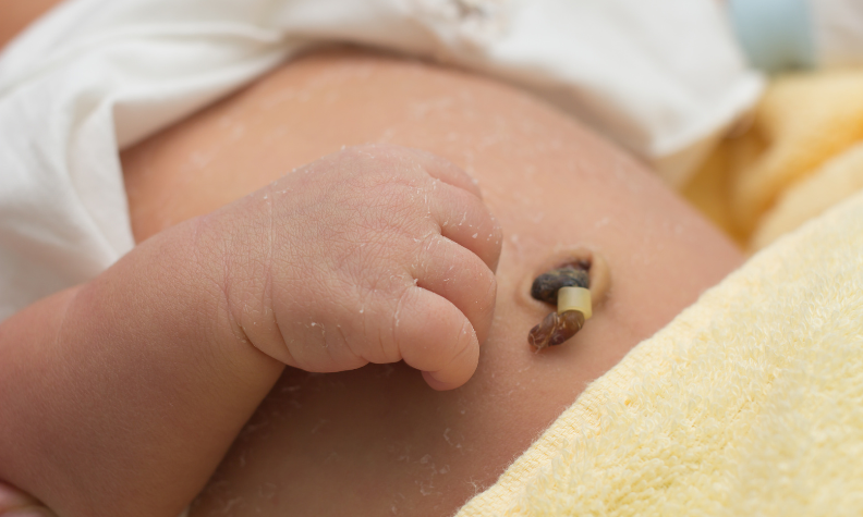 4 nơi nhạy cảm trên cơ thể bé sơ sinh không nên chạm để tránh tổn thương
